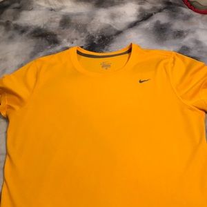 Women’s size XL Nike shirt